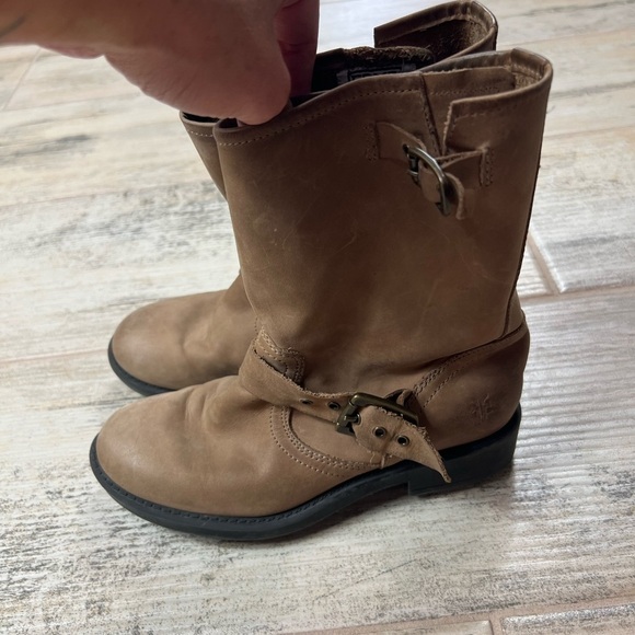 Frye  Little Girl’s Gali Boot Brown Leather Size 2 - Picture 4 of 9